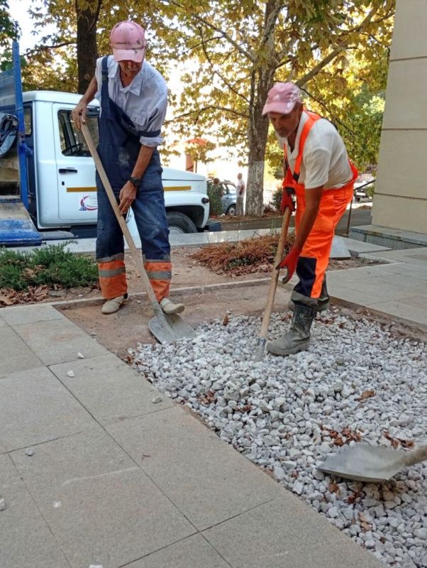 Водоканал: Рабочие моменты. прочистка дождеприемника