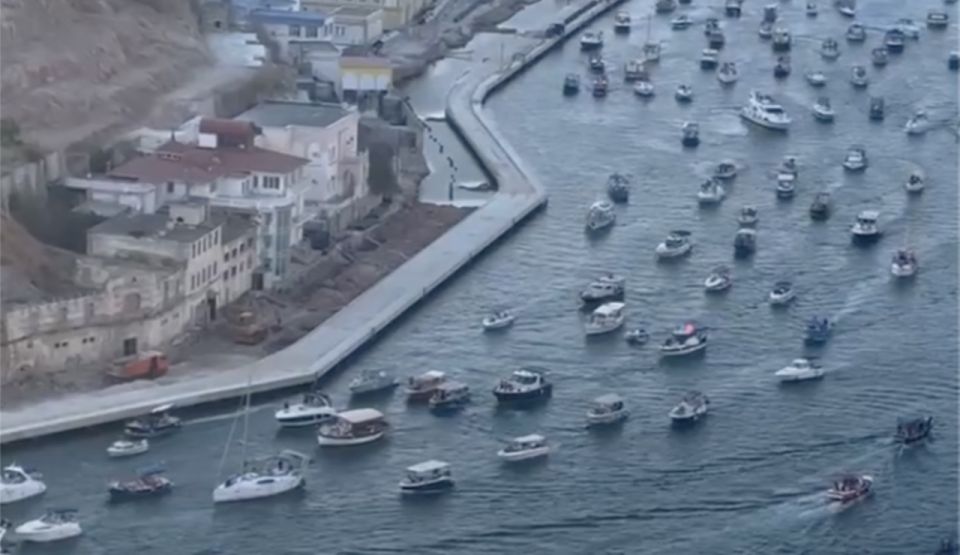 Парадом катеров в Балаклаве попрощались с летом