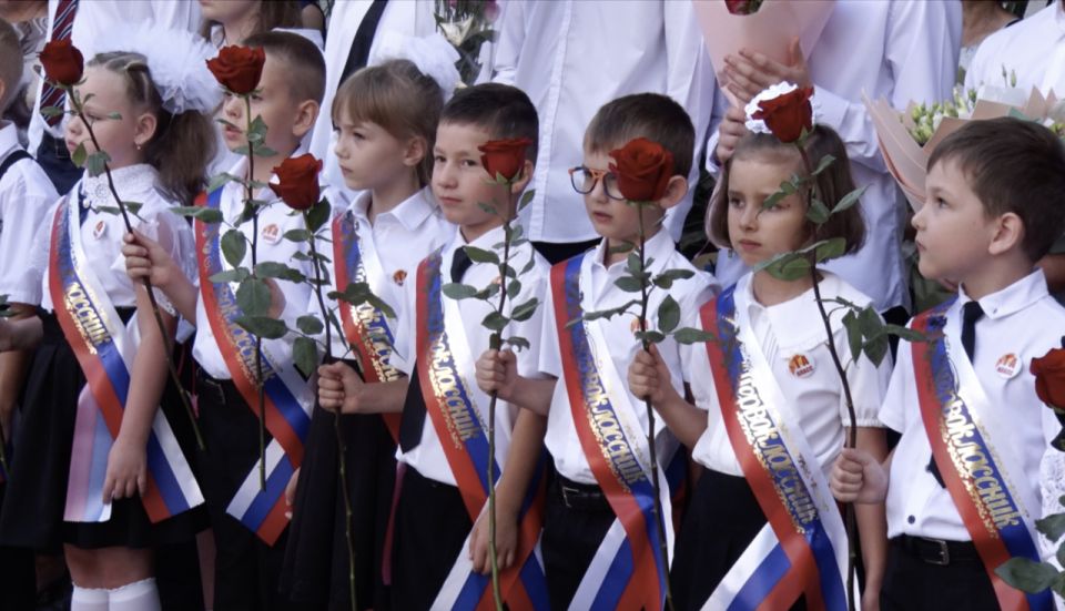 В гимназии №24 прозвучал юбилейный 55-й звонок