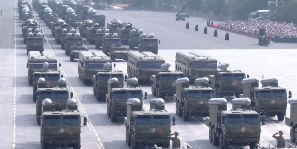 Китай впервые представил свою ядерную триаду