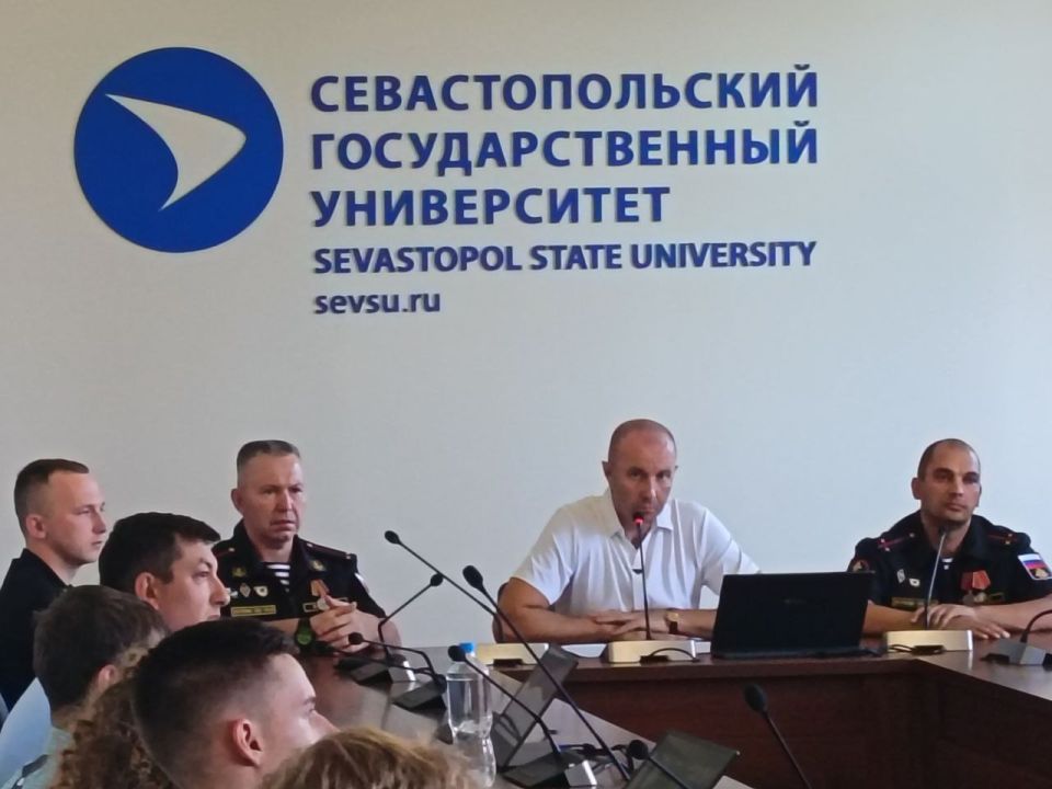 В День солидарности в борьбе с терроризмом состоялся традиционный круглый стол, организованный Координационным центром совместно со Студенческим офисом