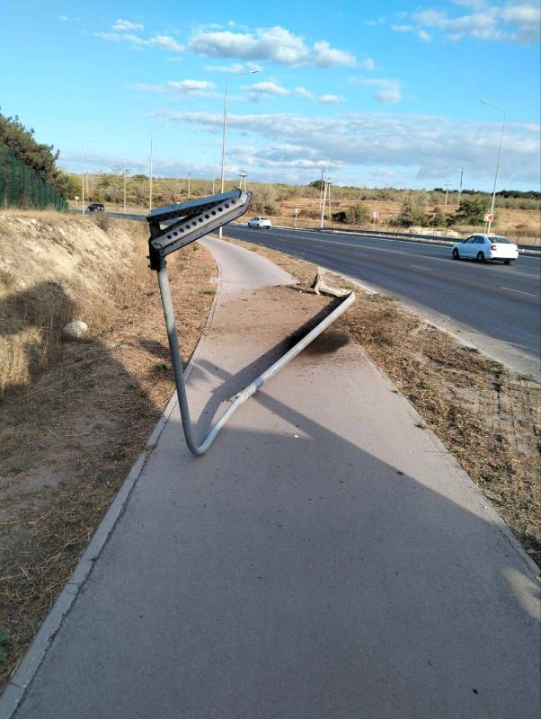 Горсвет: Внимание! Повреждены объекты наружного освещения на участке Камышового шоссе