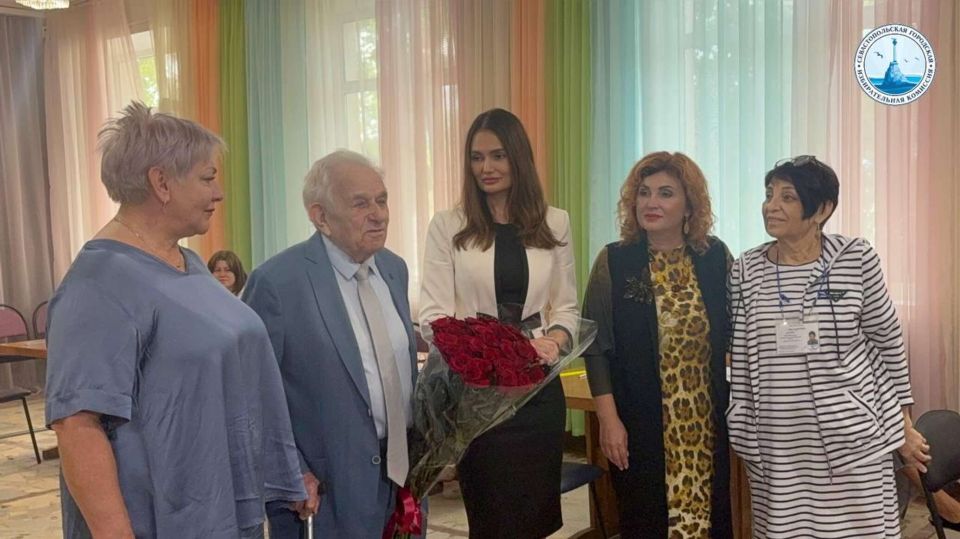 ������� ������ ������ � 100 ��� ������������ �� ������� � �����������