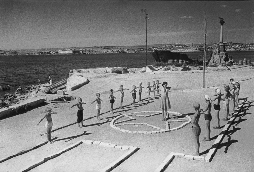     , 1944 