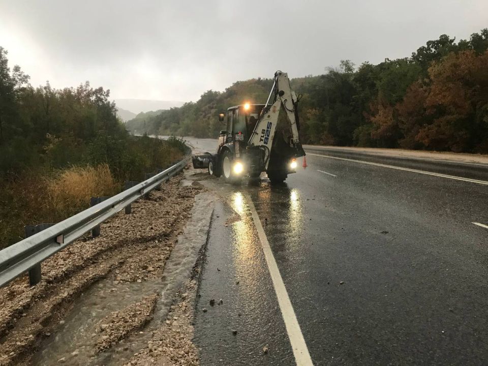 Непогода в Севастополе нарушила работу транспорта