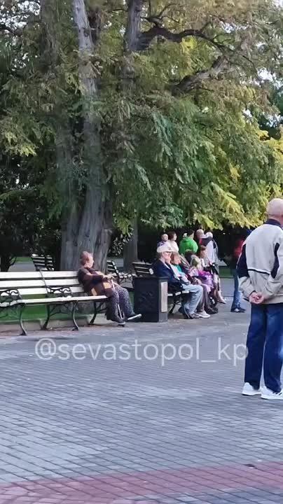 Не страшны тебе ни дождь, ни слякоть