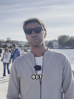  :  
