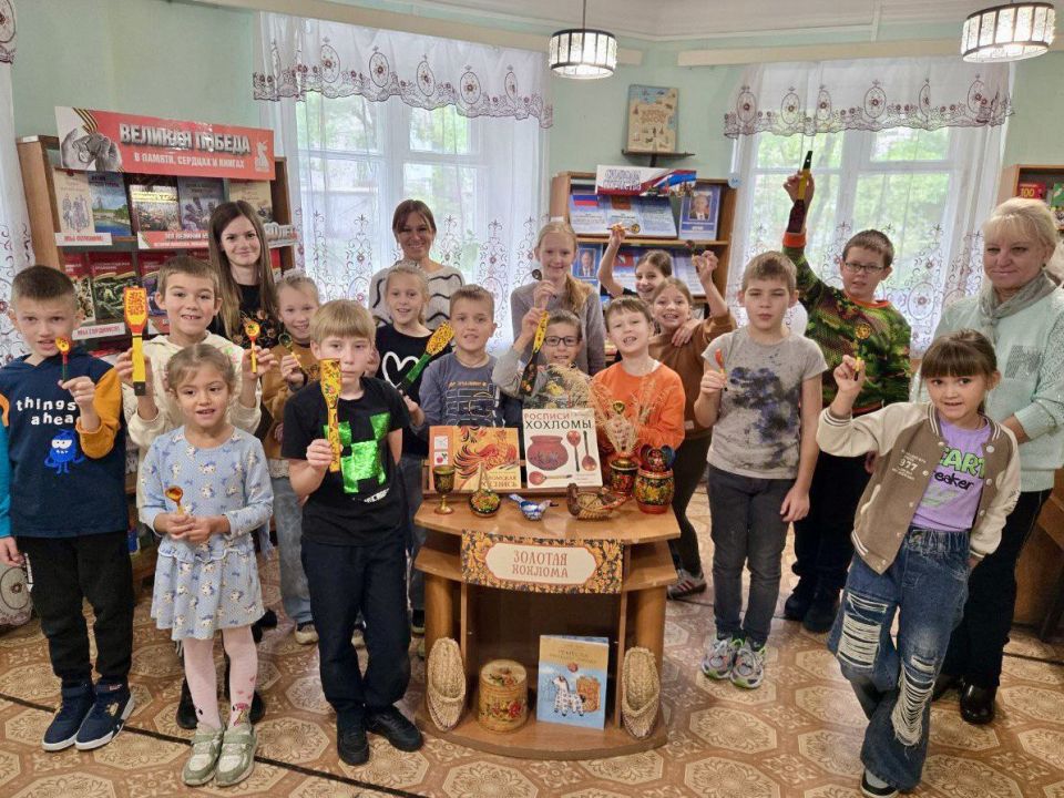 Урок народного искусства в библиотеке
