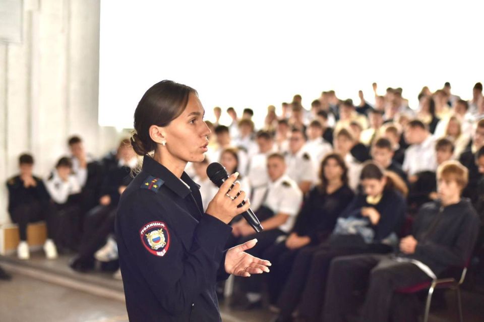 В рамках второго этапа антинаркотической акции «Сообщи, где торгуют смертью» сотрудники Управления наркоконтроля УМВД России по г.Севастополю, отдела борьбы с киберпреступностью и Управления Госавтоинспекции провели...