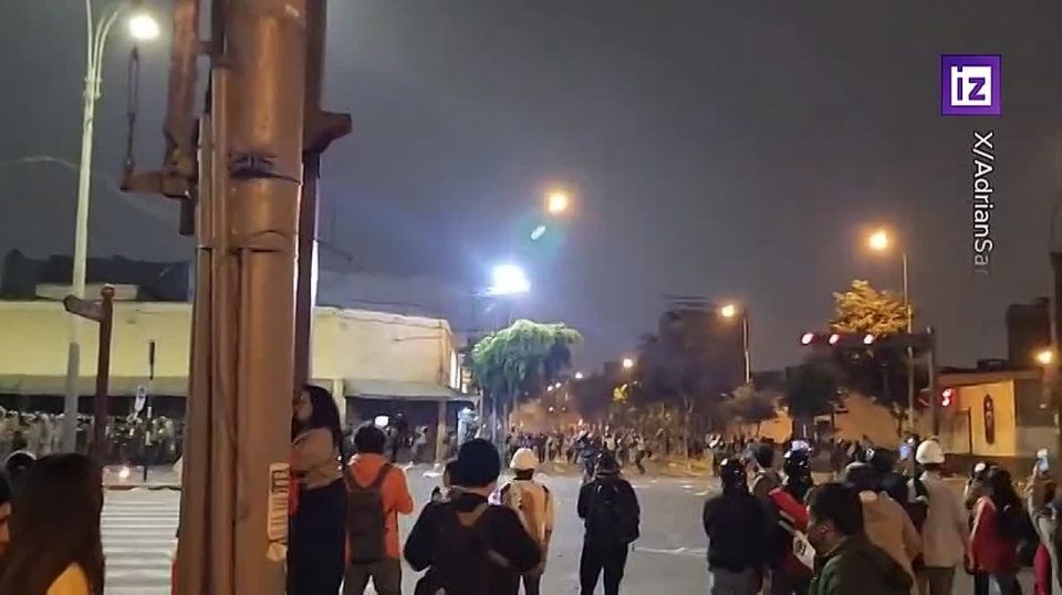 Поджоги, "завандаленный" McDonalds и столкновения с полицией — пропалестинские протесты прошли в Испании