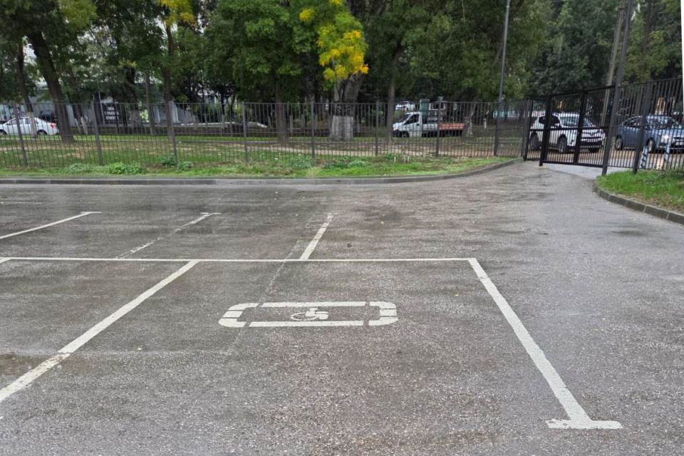 Благодаря вмешательству прокуратуры вблизи физкультурно-оздоровительного комплекса в г. Инкермане созданы места для парковки транспортных средств инвалидов