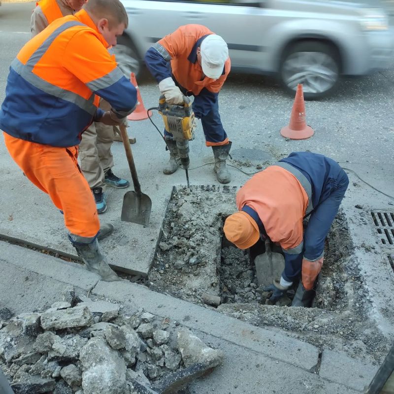 Водоканал: Ремонт дождеприемника на ул.Гер.Севастополя