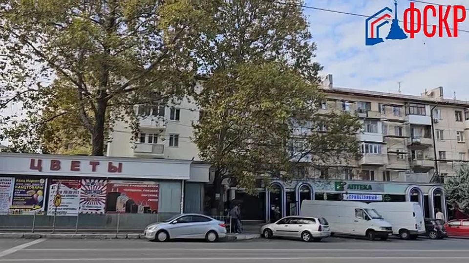 #КАПРЕМОНТ. Приветствуем, друзья Пришли к вам с новостью, что ещё один дом на проспекте Генерала Острякова совсем скоро станет белоснежным