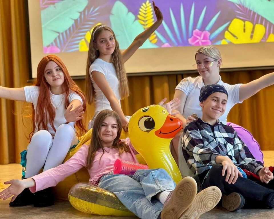 Тайна 7 морей. Сегодня в школе №43 произошло настоящее приключение — посвящение в первоклассники прошло в стиле морского квеста! Советник директора по воспитанию Алёна Васильева и команда школьных активистов подготовили для...