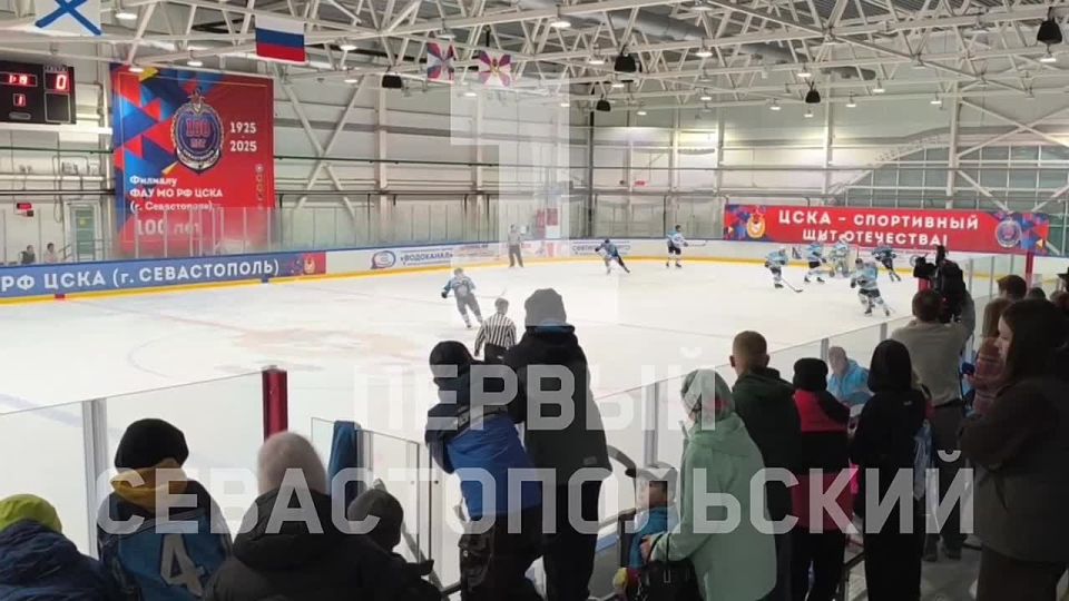 В Севастополе дан торжественный старт Чемпионату города по хоккею