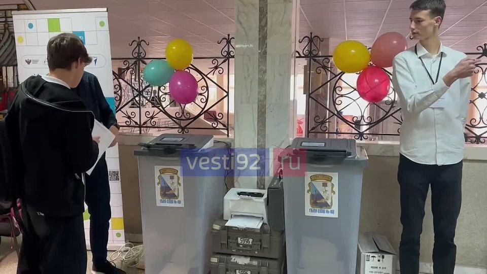 Сегодня в школе №48 прошли выборы Президента среди учеников