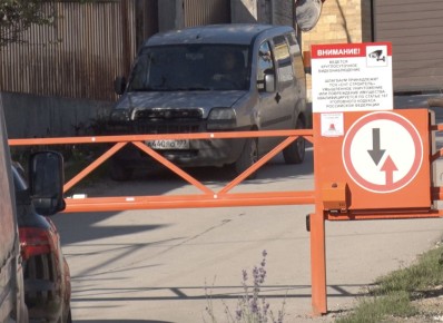 СНТ «Строитель» перекрыл дороги в Молочной балке
