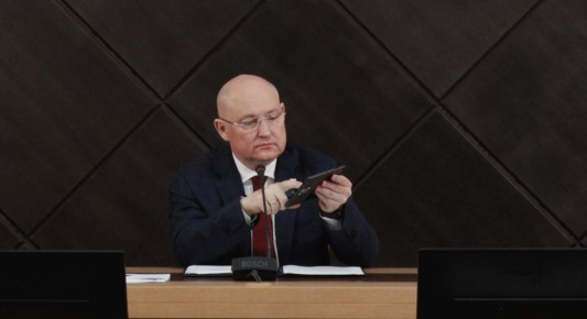 Развожаев не дозвонился в УК «Центр» и «Инкерман»