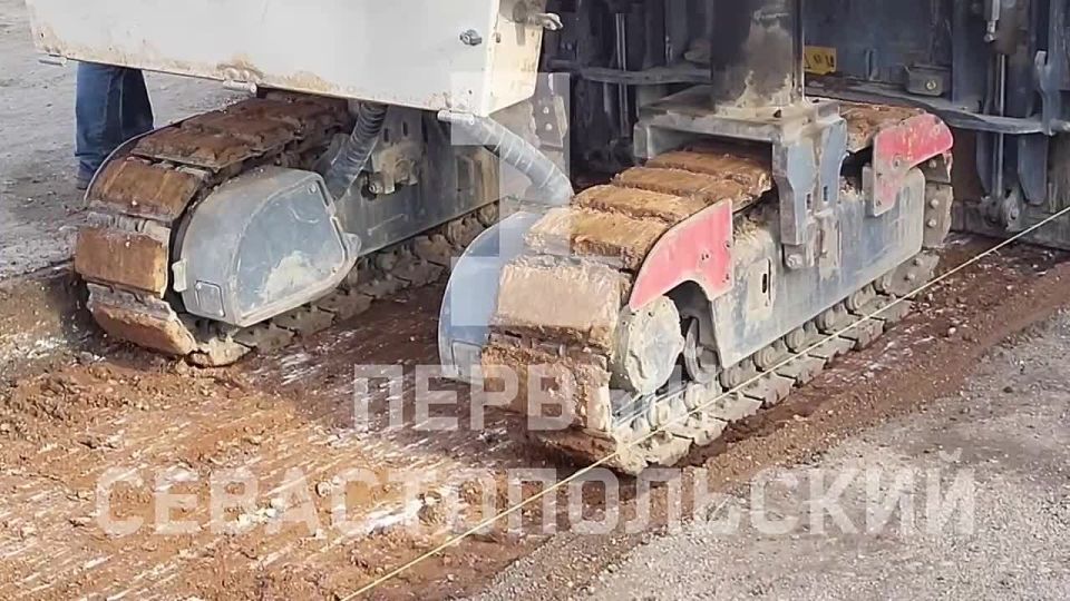 В Севастополе асфальтируют подъезд к СНТ «Наука»