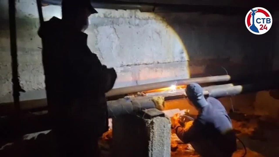 Специалисты управляющих компаний Севастополя продолжают ремонтировать теплосети в домах, где износились трубы