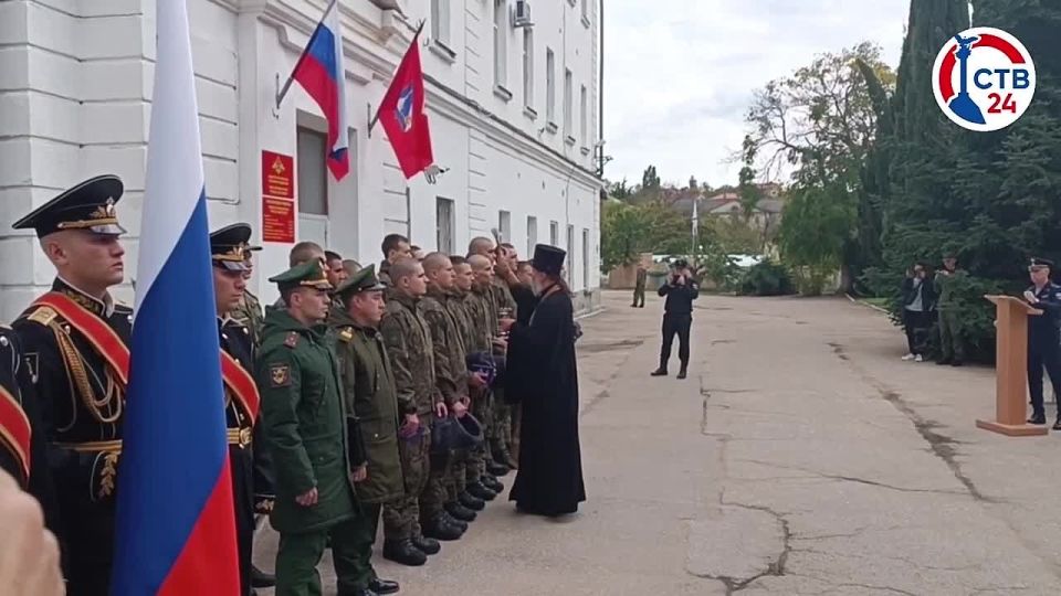 20 севастопольских призывников отправились проходить военную службу