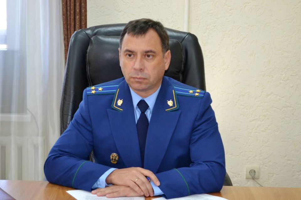 Заместитель прокурора города Севастополя Евгений Кадамов провел выездной прием жителей Нахимовского района