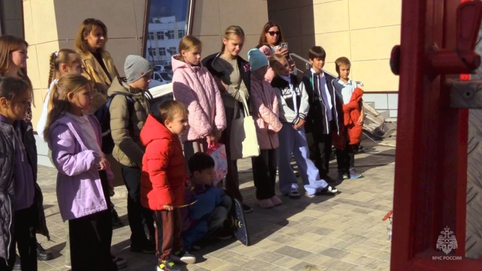 Для детской безопасности: учения МЧС России прошли в Многофункциональном культурном центре «Бухта Казачья»