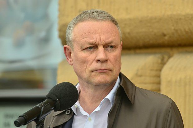 Актер Сергей Жигунов сообщил об отмене премьеры фильма из-за трагедии в семье