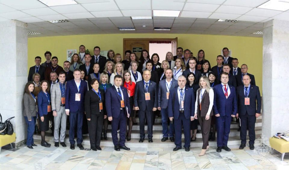 Сборы с участием представителей административных и правовых подразделений прошли в МЧС России