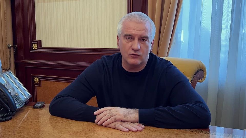 В Крыму 26 октября отменят ограничения на продажу топлива в одни руки на 270 автозаправочных станциях, сообщил глава республики Сергей Аксенов