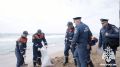 В Керченском проливе обнаружены новые пятна мазута