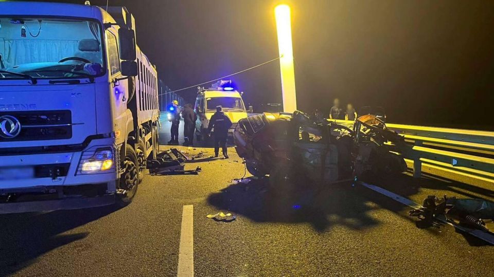 В жутком ДТП с большегрузом в Крыму погибла семья с 8-летним ребенком