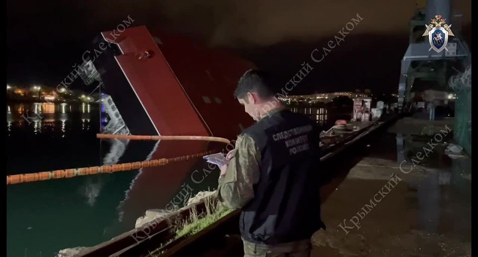 Крушение плавучего крана в Севастополе произошло во время испытания грузового устройства