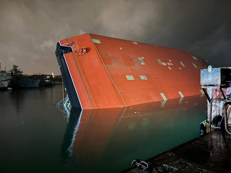 Пострадавшим при опрокидывании судна в Севастополе окажут всю необходимую помощь