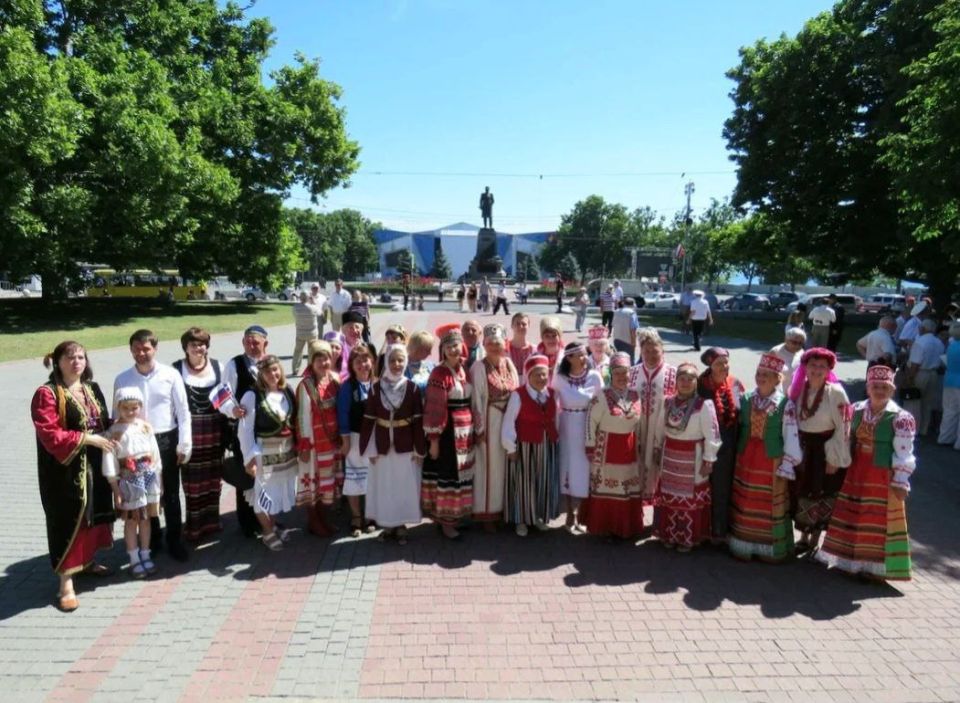 В единстве наша сила. В преддверии Дня народного единства Севастопольский городской национально-культурный центр познакомит вас с удивительным многообразием культур и традиций, представленных национальными обществами...