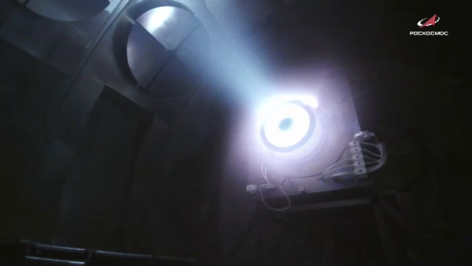 Роскосмос показал новые плазменные двигатели