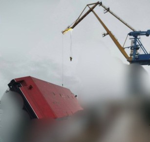 Никита Васильев: В Севастополе в Южной бухте перевернулся плавучий кран: 2 человека погибли, более 20 пострадали