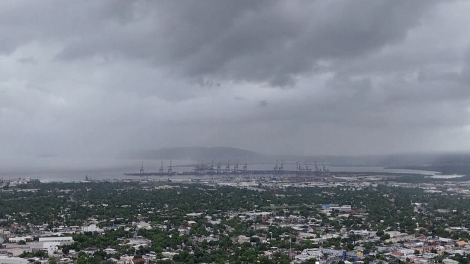 Ураган «Мелисса» надвигается на побережье Ямайки