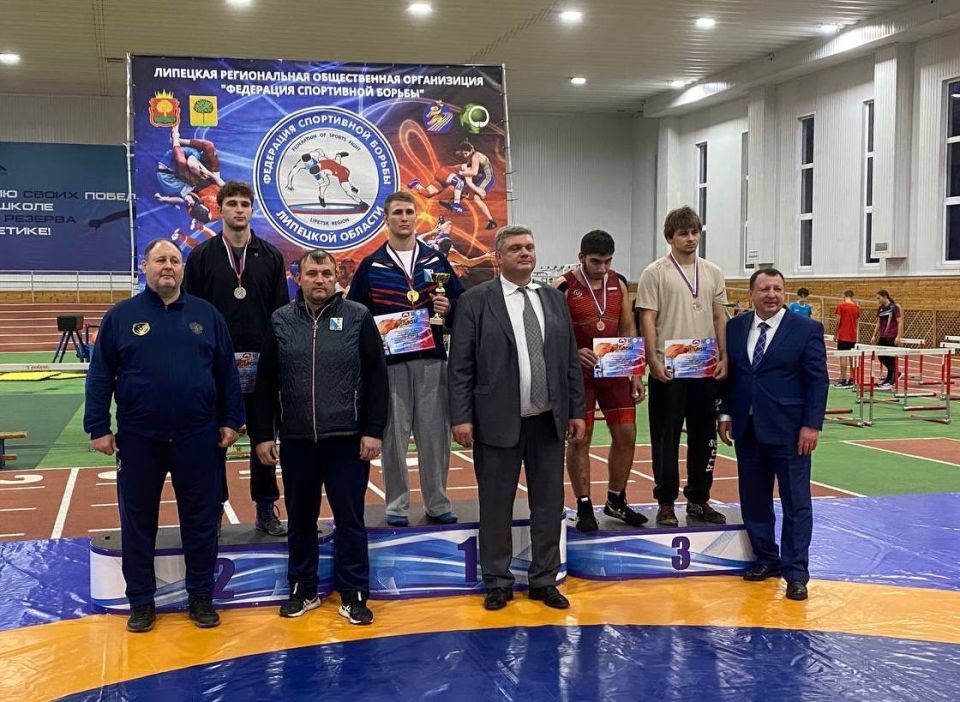 Севастопольцы везут медали со Всероссийских соревнований по спортивной борьбе