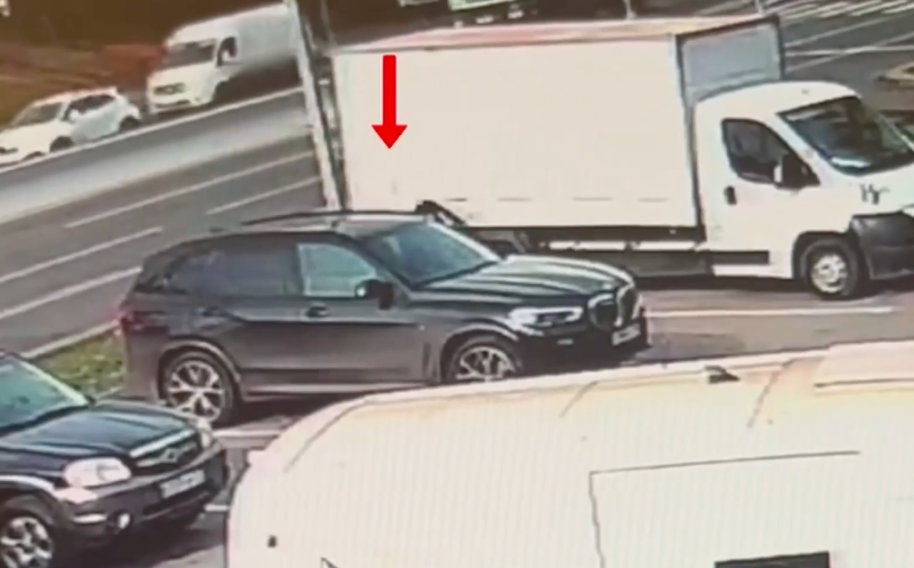 В Москве двое приезжих украли 30 млн рублей из машины