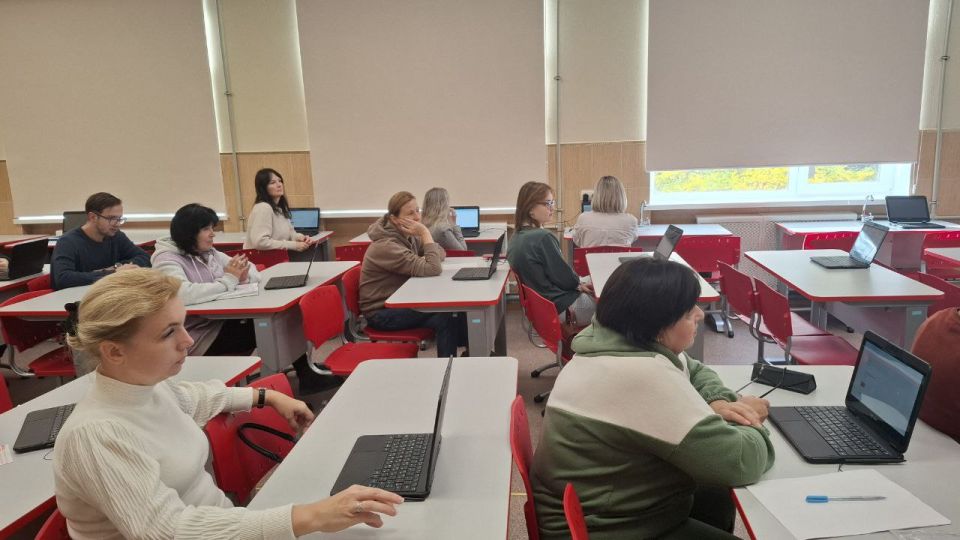 Воспитание в приоритете!. В Севастополе проходят оценку профессиональных компетенций классные руководители 6-8 классов, заместители директоров по воспитанию и советники по воспитанию