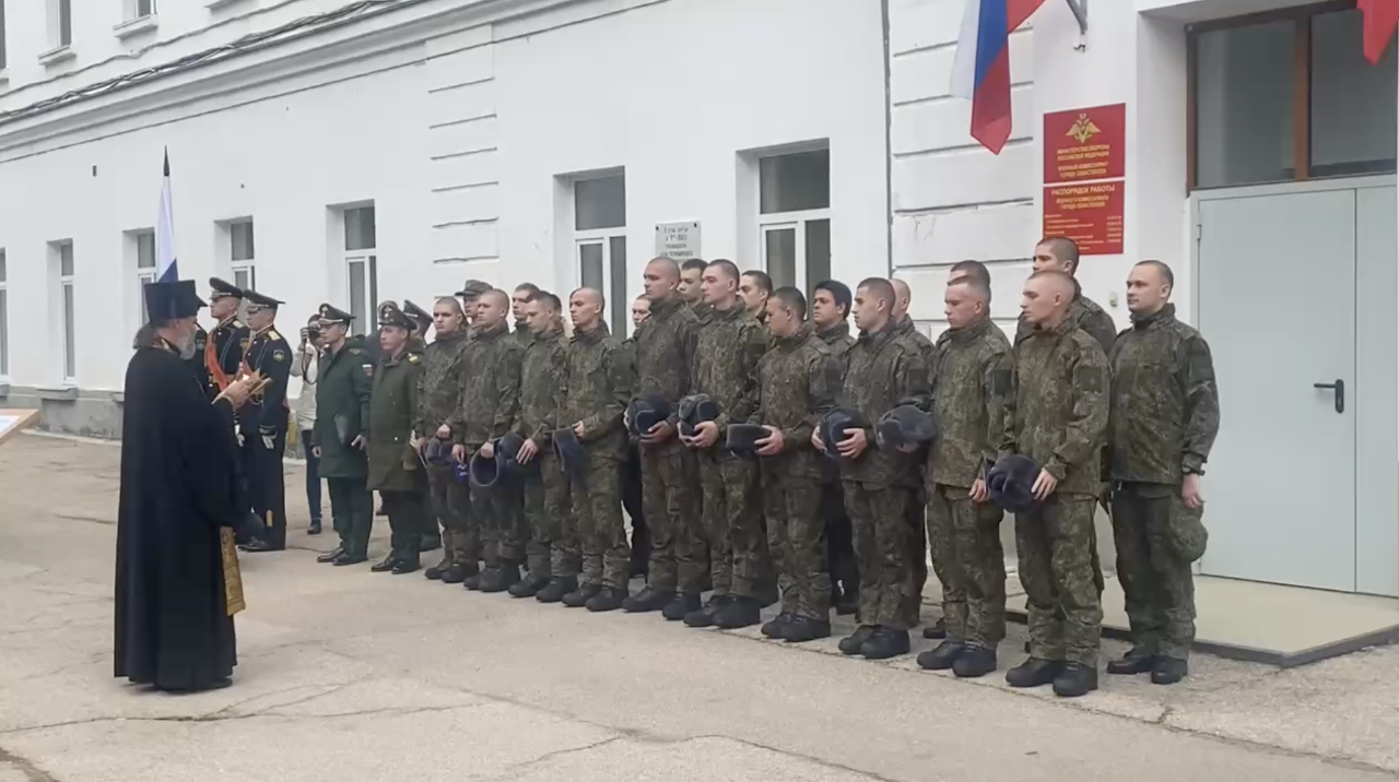 Госдума одобрила круглогодичный призыв на службу