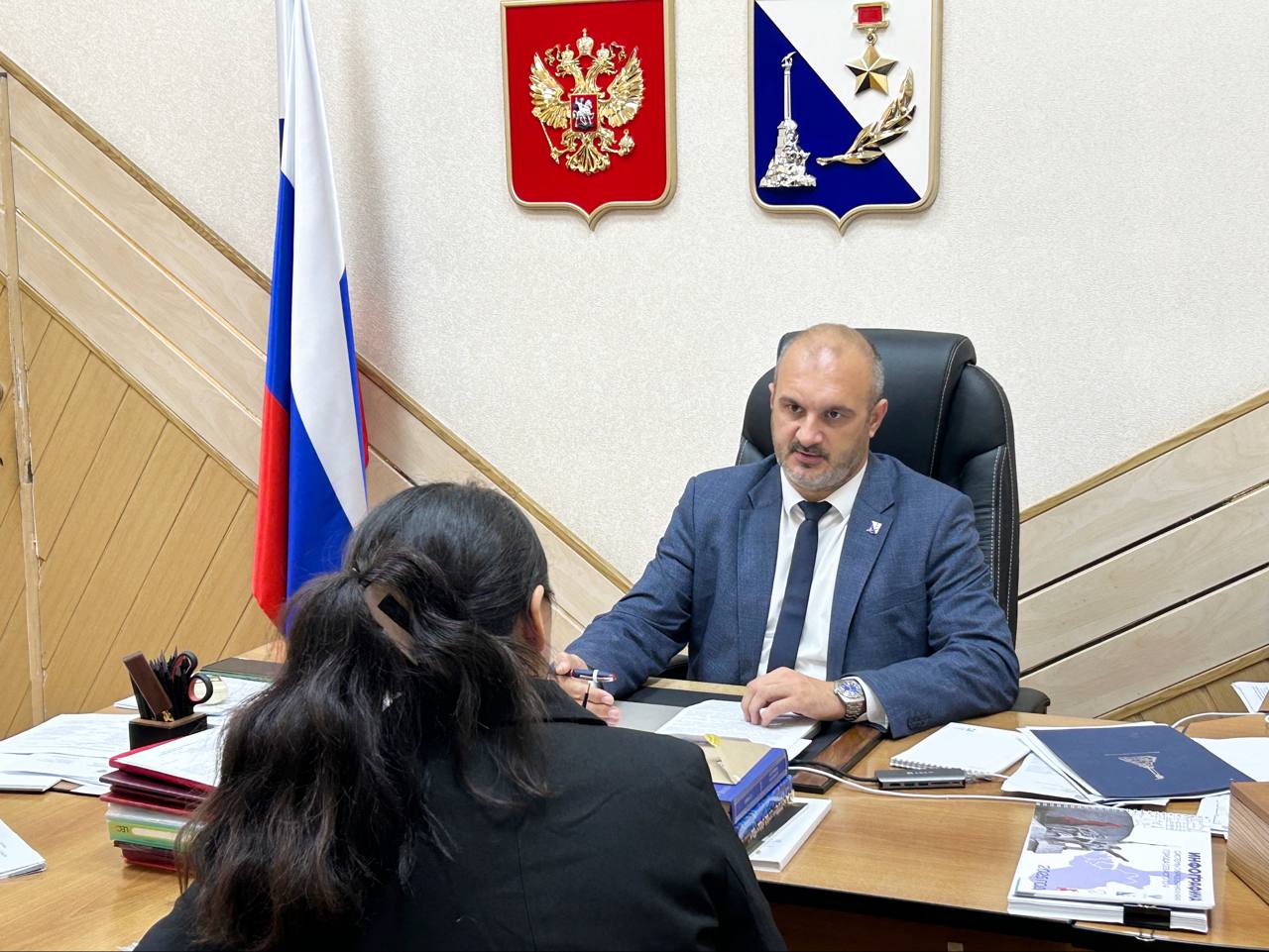 На прошедшей неделе провел плановый ежемесячный прием граждан