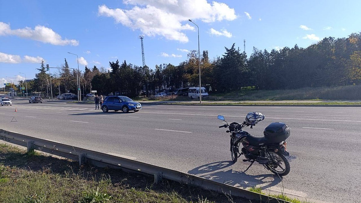 В Севастополе столкнулись мопед и Suzuki: пострадала 16-летняя девушка