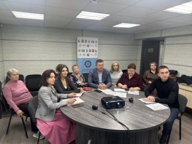 Вячеслав Камзолов встретился с участниками круглого стола по вопросам ЖКХ