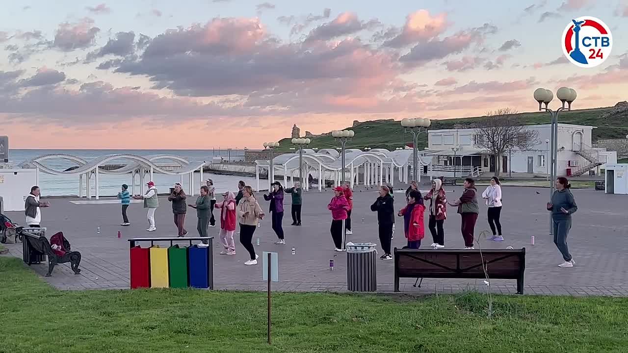 В парке Анны Ахматовой прошла заключительная зарядка программы «С бодрым утром!»