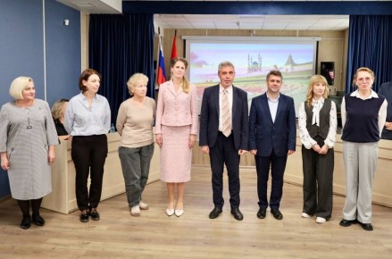 В преддверии II четверти вместе с заместителем Губернатора Севастополя Игорем Анатольевичем Михеевым провели совещание с директорами школ, обсудили ряд организационных вопросов