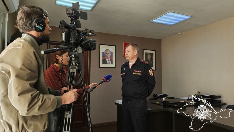 Журналистам телеканала «Вести. Севастополь» рассказали о служебных буднях сотрудников вневедомственной охраны Росгвардии