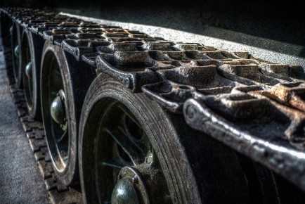 Поисковики нашли в горах Крыма подорванный на мине в 1944-м танк Т-34