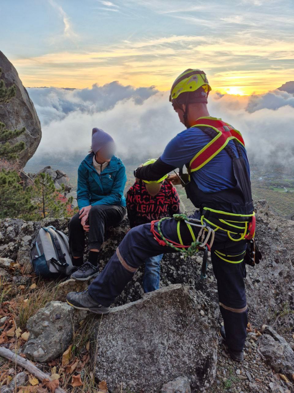 Женщина с ребенком застряли в Долине Привидений